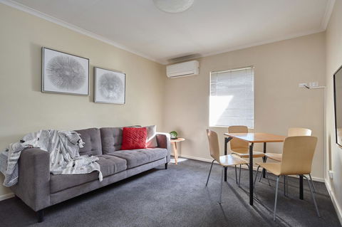 Elphin Serviced Apartments - Accommodation NSW 10