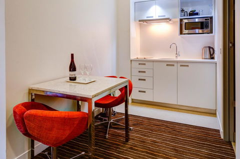 Mantra Charles Hotel - Accommodation NSW 20