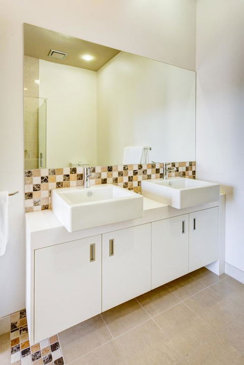 Mantra Charles Hotel - Accommodation NSW 5