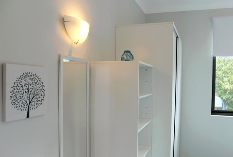 Kingston Beach-House Retreat - Accommodation NSW 23