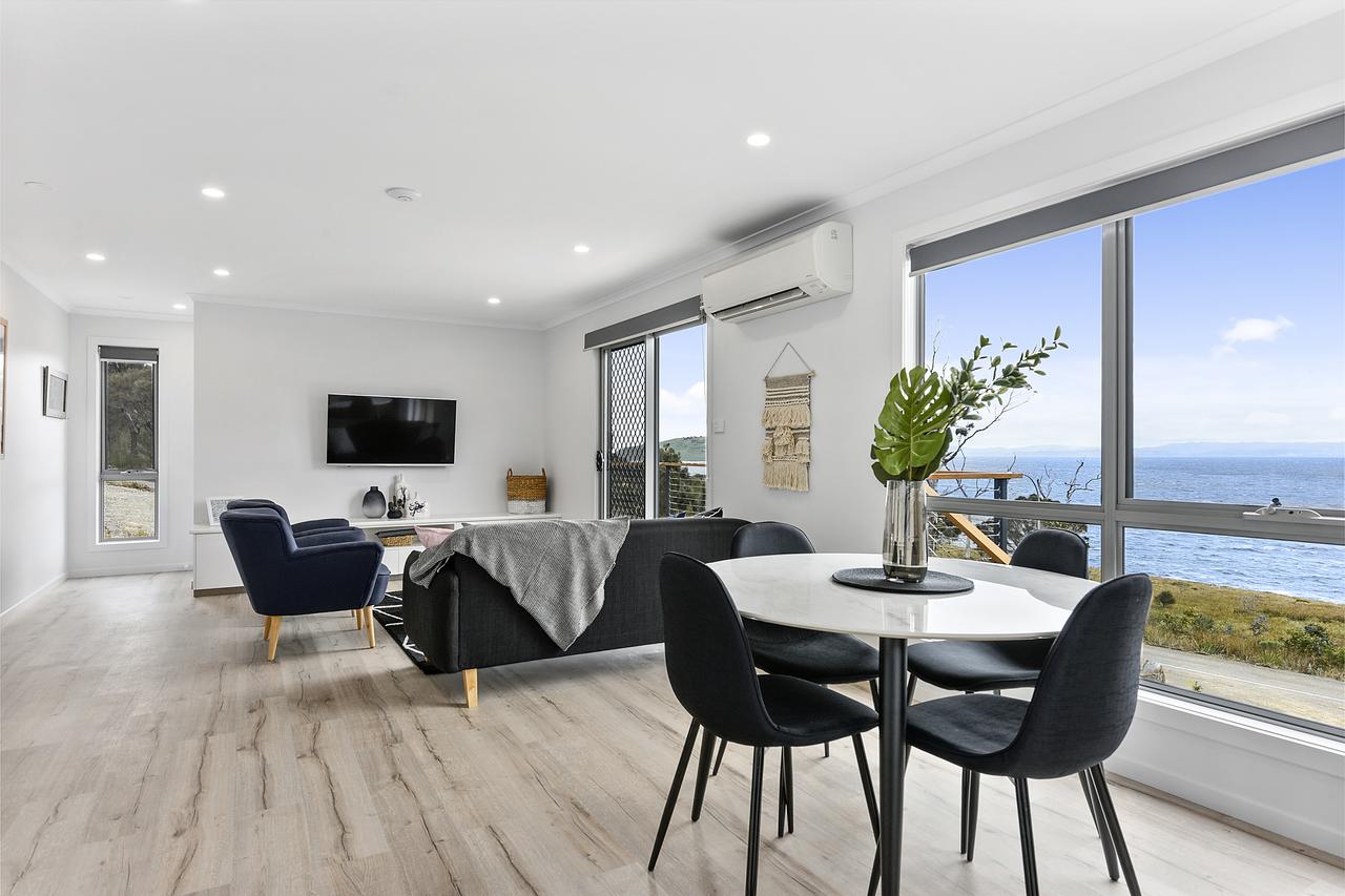 White Beach TAS Accommodation NSW