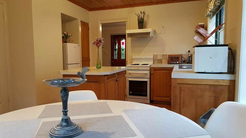 City Townhouse Walking Distance To City - Accommodation NSW 9