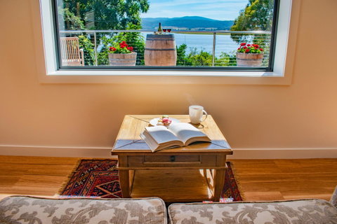 Tamar House - Accommodation NSW 5