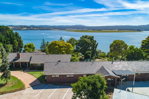 Tamar House - Accommodation NSW 4