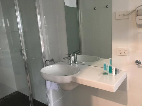 Tamar House - Accommodation NSW 8