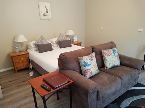 Oyster Cove Chalet - Accommodation NSW 15