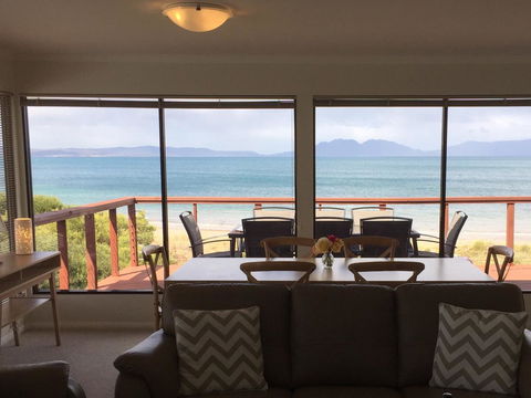 Swansea Beach House Oceanfront - Accommodation NSW 15