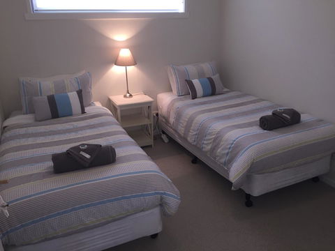 Swansea Beach House Oceanfront - Accommodation NSW 17