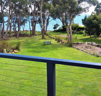 Four Seasons Waterfront Villas - Accommodation NSW