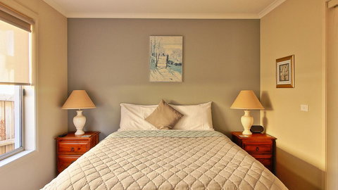 Hobart Villa - Accommodation NSW 7