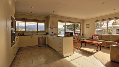 Hobart Villa - Accommodation NSW 4