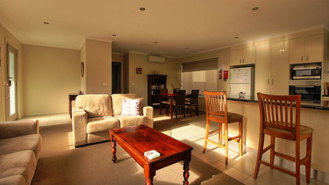 Hobart Villa - Accommodation NSW 0