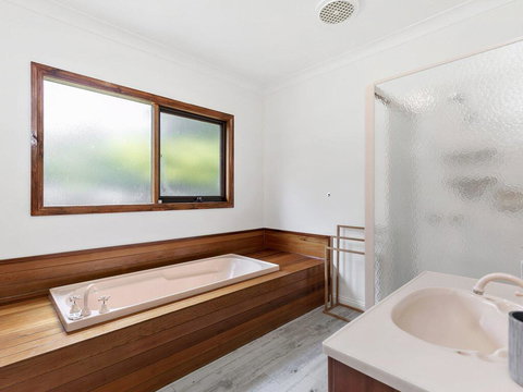 NICHE ON NOBLE - Ever Changing Vista - Accommodation NSW 1