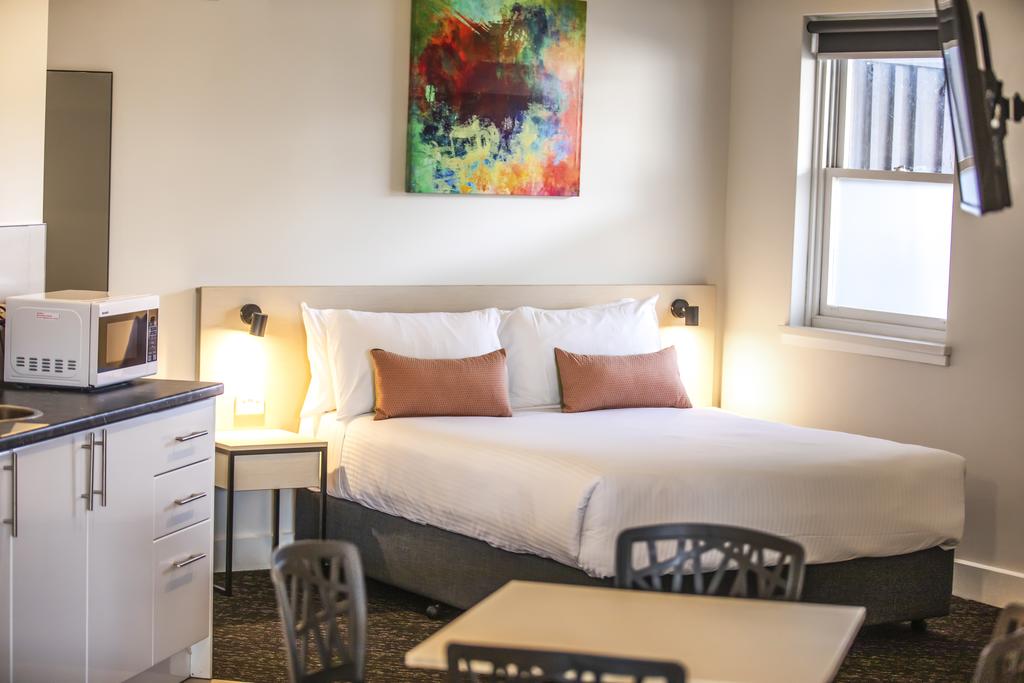 Sunshine North VIC Accommodation NSW