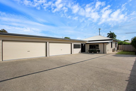 North Central Holiday Home - Accommodation NSW 2