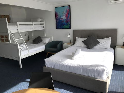 North Pier Hotel - Accommodation NSW 3
