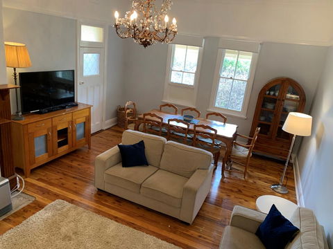 Oakwood Cottage - Accommodation NSW 2