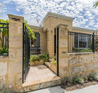Ocean Keys Cottage - Free WiFi - Accommodation NSW