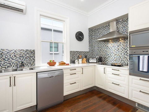 Ocean Mist Cottage - Across From Pet Friendly Beach - Accommodation NSW 1
