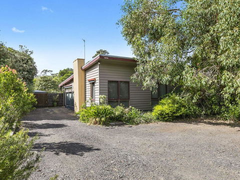OCEANS 12 - ANGLESEA - Accommodation NSW 0