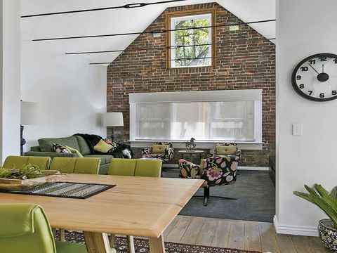 Old Bank Stables - 3 Night Weekends For Price Of 2 - Accommodation NSW 2