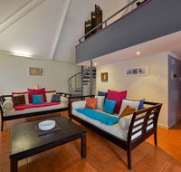 Osprey Holiday Village Unit 112 -Vibrant 3 Bedroom Holiday Villa with a Pool in the Complex - Accommodation NSW