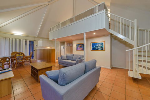 Osprey Holiday Village Unit 123 - Blissful 3 Bedroom Holiday Villa With A Pool In The Complex - Accommodation NSW 2