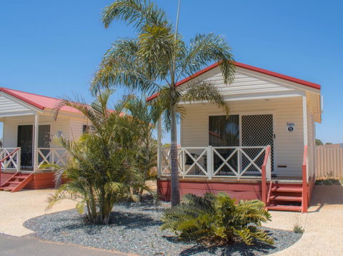 Outback Oasis Caravan Park - Accommodation NSW 0