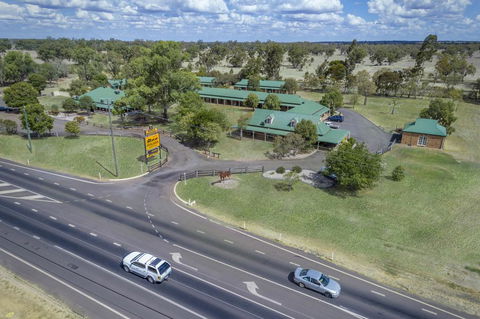 Overlander Homestead Motel - Accommodation NSW 2