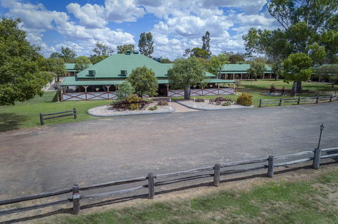 Overlander Homestead Motel - Accommodation NSW 3