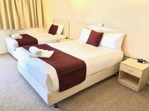 OVERLANDER MOTOR LODGE - Accommodation NSW 1