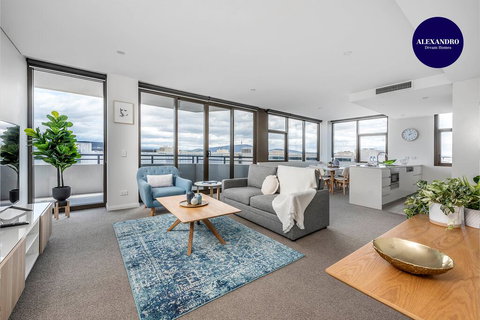 Oversized Luxe 1 Bedder - Amazing Barton - Gym - Accommodation NSW 0