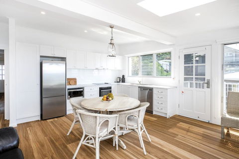 Pa's Beach House - Apartment 1 - Accommodation NSW 3