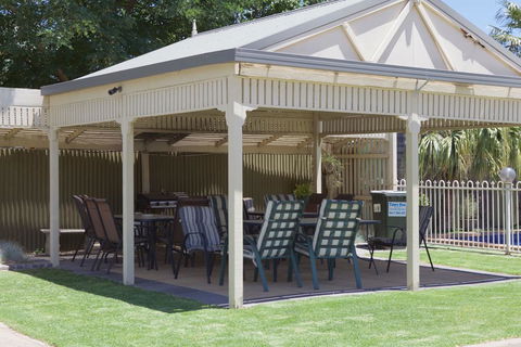 Paddlewheel Motel - Accommodation NSW 2