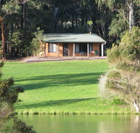 Pemberton Lake View Chalets - Accommodation NSW