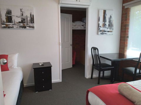 Pevensey Motor Lodge - Accommodation NSW 3