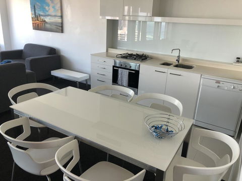 Q1 1 Bedroom Apartment On 30th Floor - Accommodation NSW 0