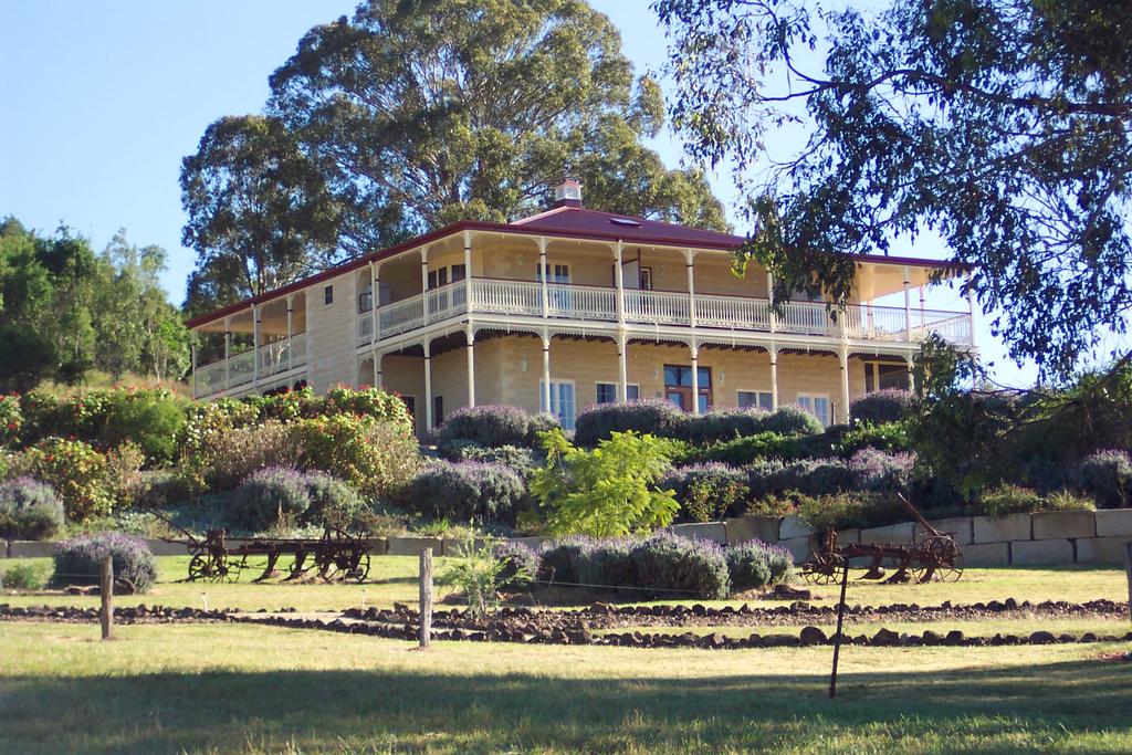 Emu Vale QLD Accommodation NSW