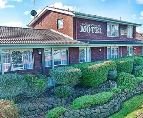 Raglan Motor Inn - Accommodation NSW 0