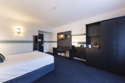 Ramada Diplomat Canberra - Accommodation NSW 2
