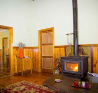Red Tractor Retreat - Accommodation NSW
