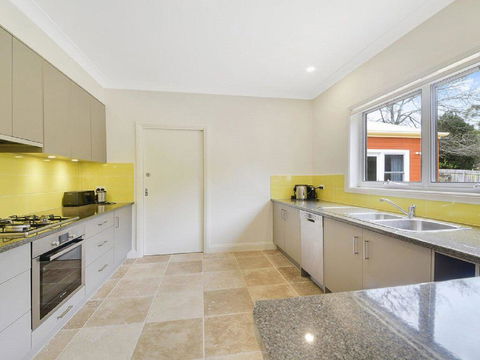 Redhaven House - Spacious, Quiet And Private - Accommodation NSW 1