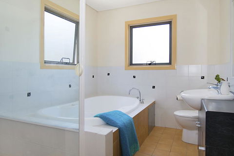 Reef - Located At Lennox Head - Accommodation NSW 2