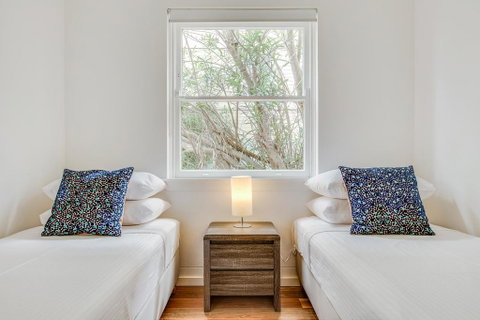 Renovated Art Deco Flat Close To City And Harbour - Accommodation NSW 3