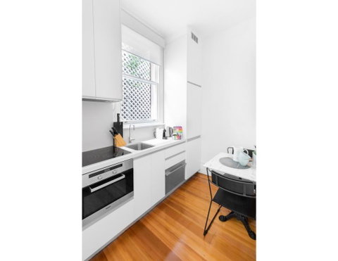 Renovated Studio In Bohemian Area Close To City - Accommodation NSW 3
