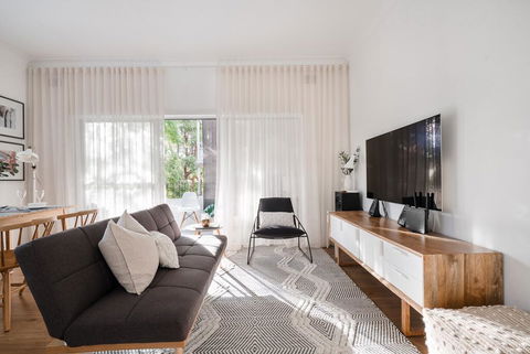 Restful Allawah Retreat Near Sydney Airport - Accommodation NSW 0