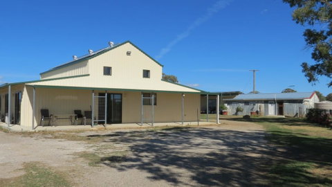 RETRO FUNNY FARM - Accommodation NSW 0