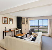 Right on the Beach  Moana - Accommodation NSW