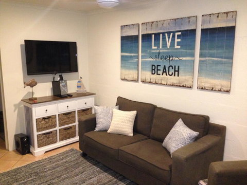 Riverina Beach Villa - Accommodation NSW 0