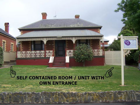 RJ's Bed & Breakfast - Accommodation NSW 3